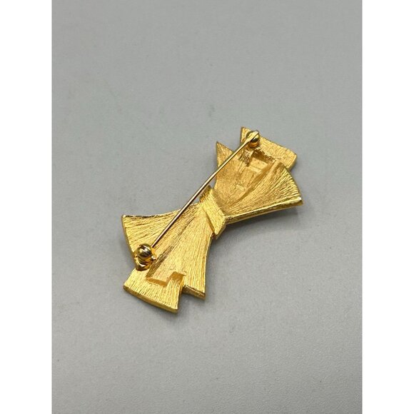 Vintage Signed TRIFARI White Enamel Ribbon Bow Pin Brooch Gold Tone Metal - Picture 6 of 8